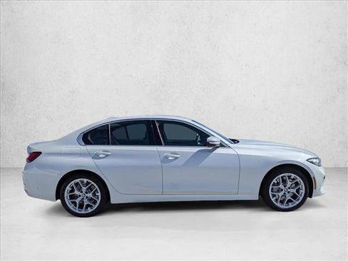 Used 2025 BMW 330i Sedan RWD image 4