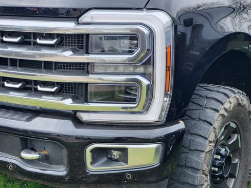 Used 2024 Ford F250 Platinum w/ Tremor Off-Road Package image 7