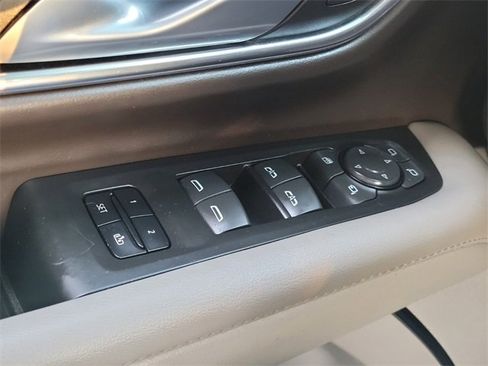 Used 2022 Chevrolet Tahoe Z71 w/ Luxury Package image 37