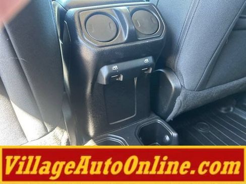 Used 2019 Jeep Wrangler Unlimited Sport w/ Technology Group AWD/4WD image 34