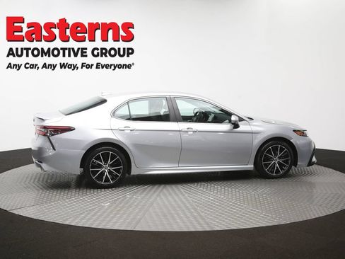 Used 2021 Toyota Camry SE w/ Carpet Mat Package (TMS) FWD image 43