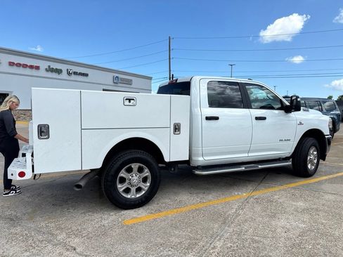 Used 2024 RAM 2500 Big Horn AWD/4WD image 9