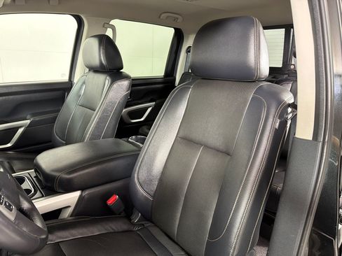 Used 2017 Nissan Titan SL AWD/4WD image 10