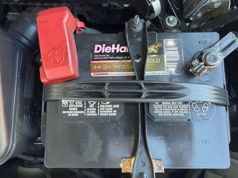 Used 2014 Toyota Camry LE FWD image 28