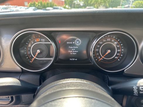 Used 2021 Jeep Wrangler Sport image 30