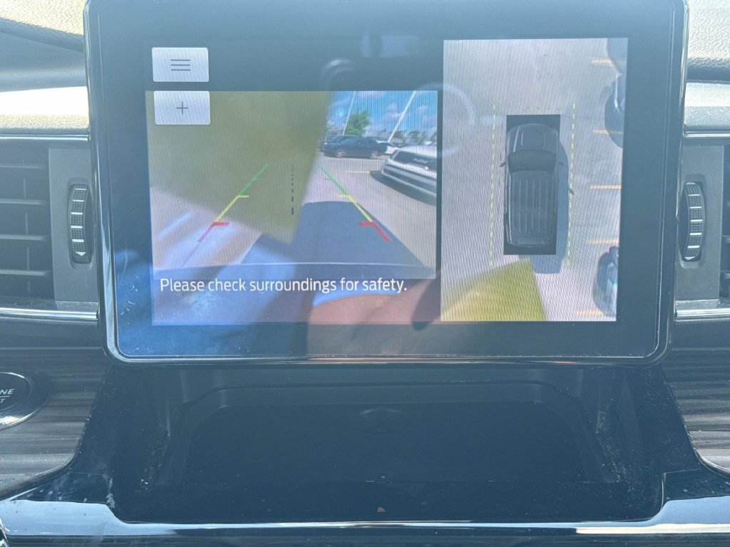 Used 2022 Ford Explorer Limited w/ Equipment Group 301A RWD image 31