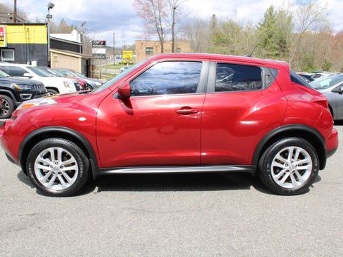 Used 2011 Nissan Juke SV w/ Interior Illumination Pkg image 12