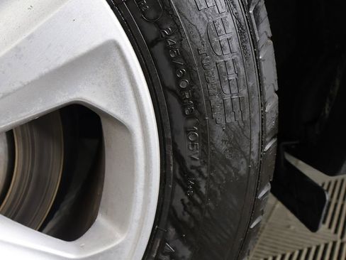 Used 2024 Ford Edge SE image 18