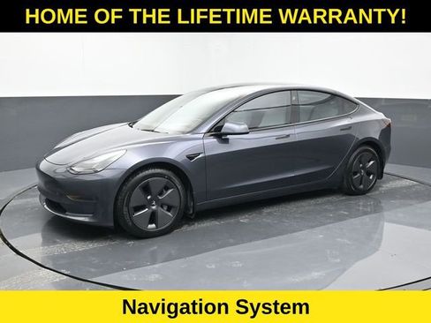 Used 2023 Tesla Model 3 Standard Range image 2