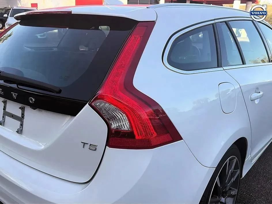 Used 2015 Volvo V60 T5 Premier FWD image 15