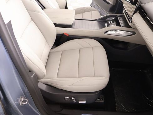 New 2026 Lincoln Nautilus Premier w/ Jet Appearance Package AWD/4WD image 13