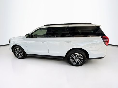 Used 2025 Ford Expedition Active AWD/4WD image 4