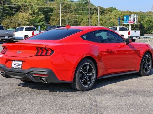 Used 2024 Ford Mustang Premium image 3