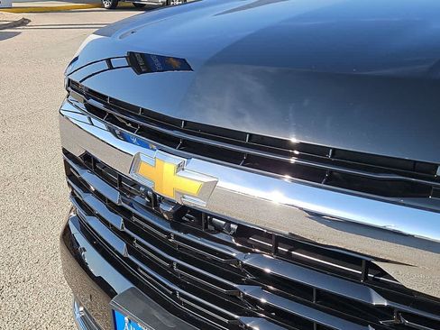 Used 2026 Chevrolet Tahoe LS AWD/4WD image 13