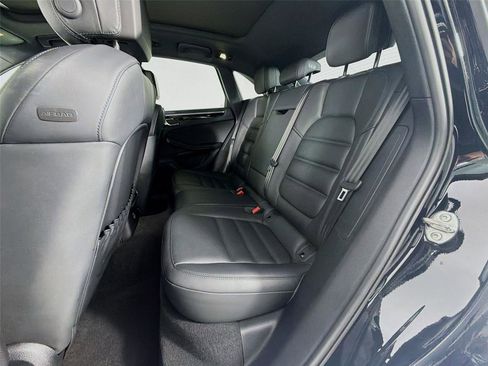 Used 2023 Porsche Macan AWD/4WD image 20