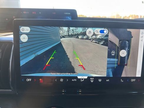 Used 2025 Ford Expedition Max Platinum w/ Driver's Package image 25