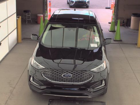 Used 2024 Ford Edge SEL w/ Convenience Package AWD/4WD image 2