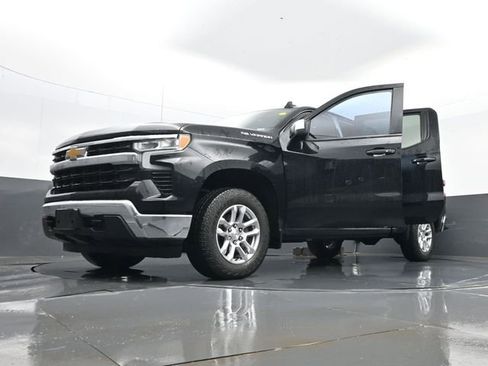 Used 2024 Chevrolet Silverado 1500 LT AWD/4WD image 32