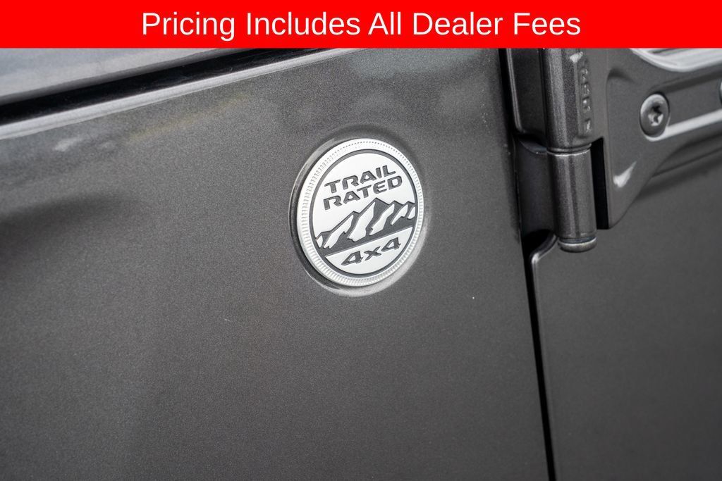 Used 2023 Jeep Gladiator Overland AWD/4WD image 12