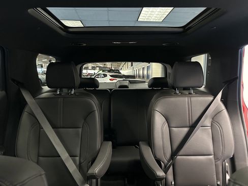 Certified 2023 Chevrolet Traverse RS image 24