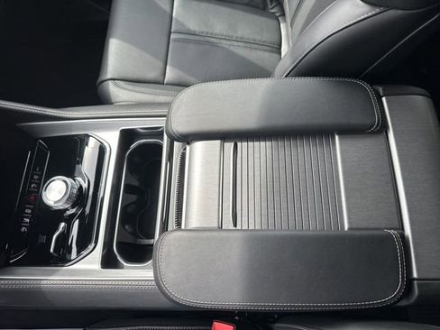 New 2026 Jeep Grand Wagoneer Limited AWD/4WD image 19