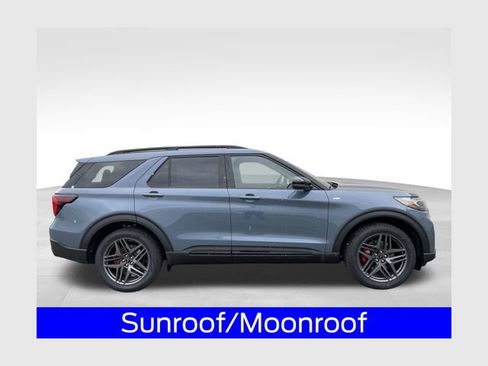 New 2026 Ford Explorer ST-Line w/ ST-Line Street Pack AWD/4WD image 1