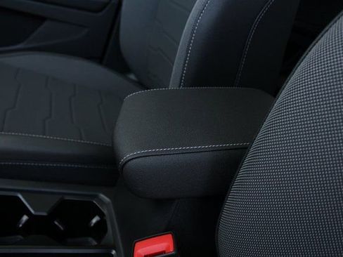 New 2025 Volkswagen Taos SE image 21