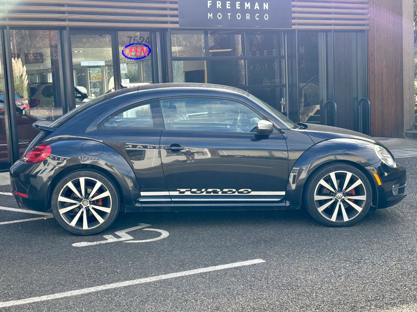 Used 2012 Volkswagen Beetle Launch Edition FWD image 2