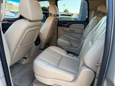 Used 2007 Chevrolet Suburban LT w/ LT Preferred Equipment Group AWD/4WD image 34