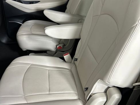 Used 2023 Buick Enclave Essence image 17