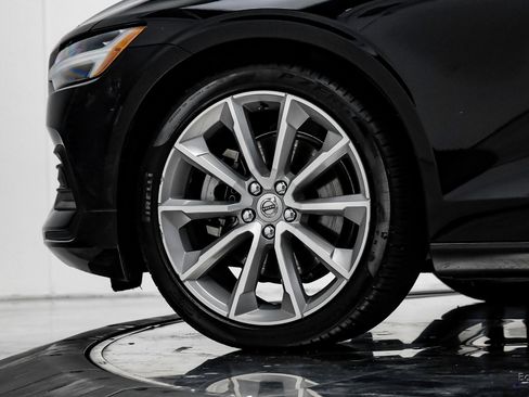 Used 2020 Volvo V60 T5 Momentum w/ Protection Package Premier image 81