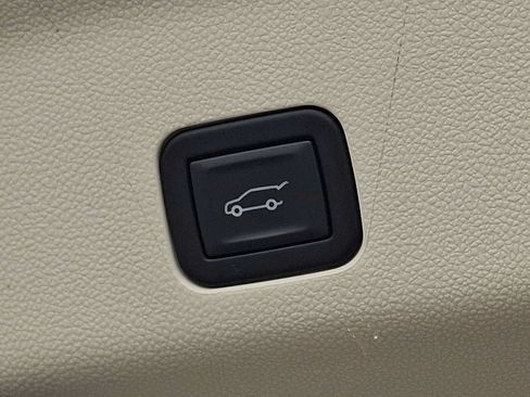 Certified 2025 Cadillac Escalade Sport Platinum w/ LPO, Floor Liner Package AWD/4WD image 29