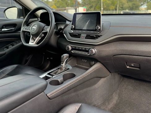 Used 2019 Nissan Altima 2.5 SR w/ SR Premium Package FWD image 12