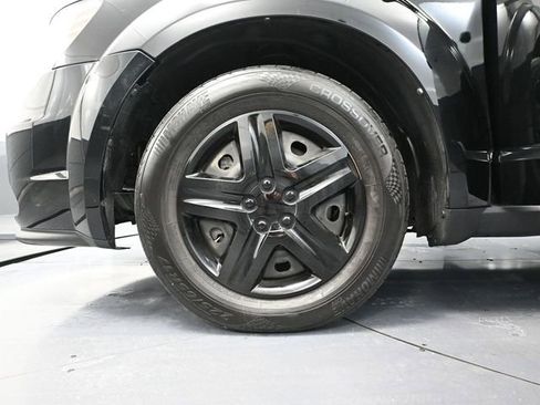 Used 2019 Dodge Journey SE image 15