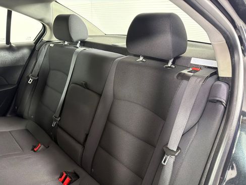 Used 2014 Chevrolet Cruze LT w/ Technology Package FWD image 18