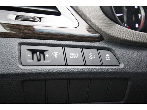 Used 2017 Hyundai Santa Fe Sport image 19