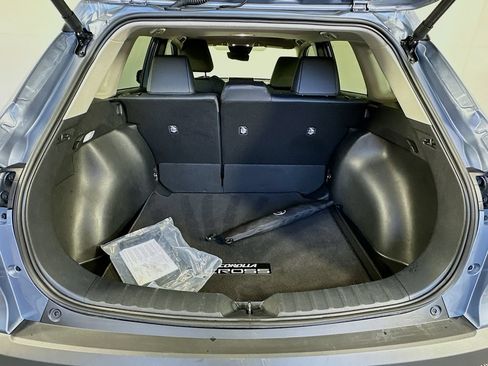 Certified 2025 Toyota Corolla Cross XLE FWD image 27