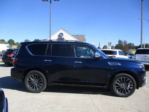 Used 2023 Nissan Armada Platinum w/ Captain's Chairs Package image 5