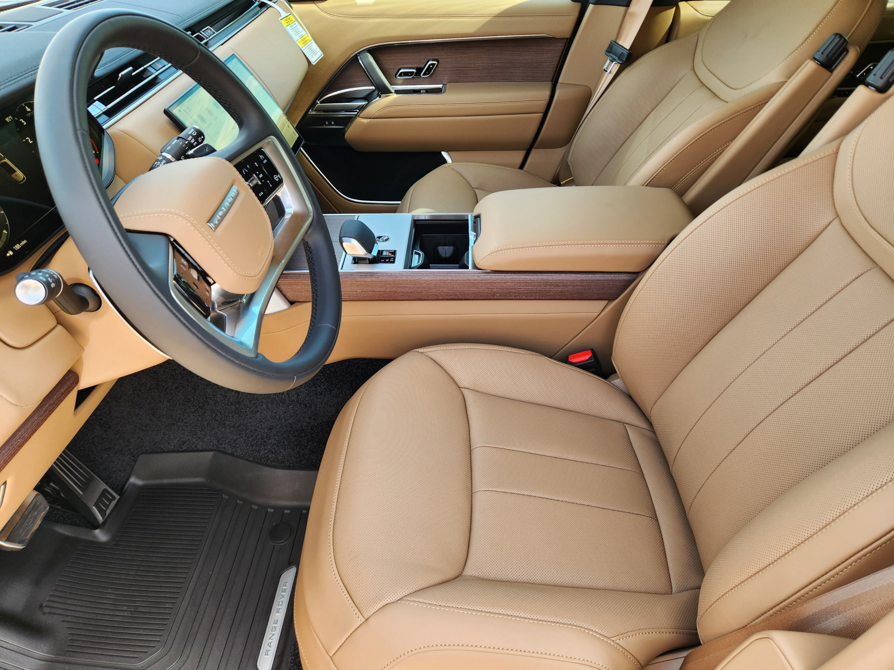 New 2026 Land Rover Range Rover Long Wheelbase SE AWD/4WD image 8
