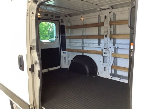 Used 2025 RAM ProMaster 2500 w/ U-Haul Equipment Group FWD image 13