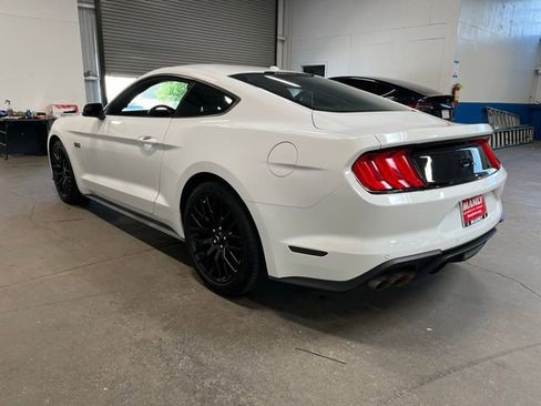 Used 2018 Ford Mustang GT Premium w/ GT Performance Package RWD image 5