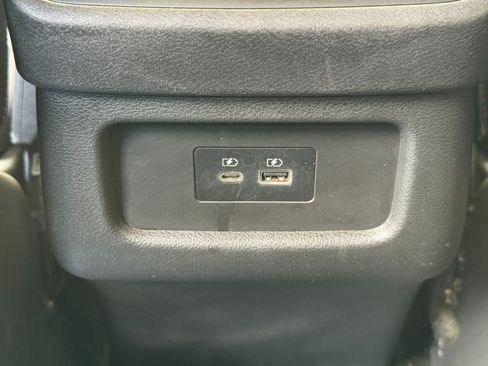Used 2022 Nissan Pathfinder SL FWD image 32