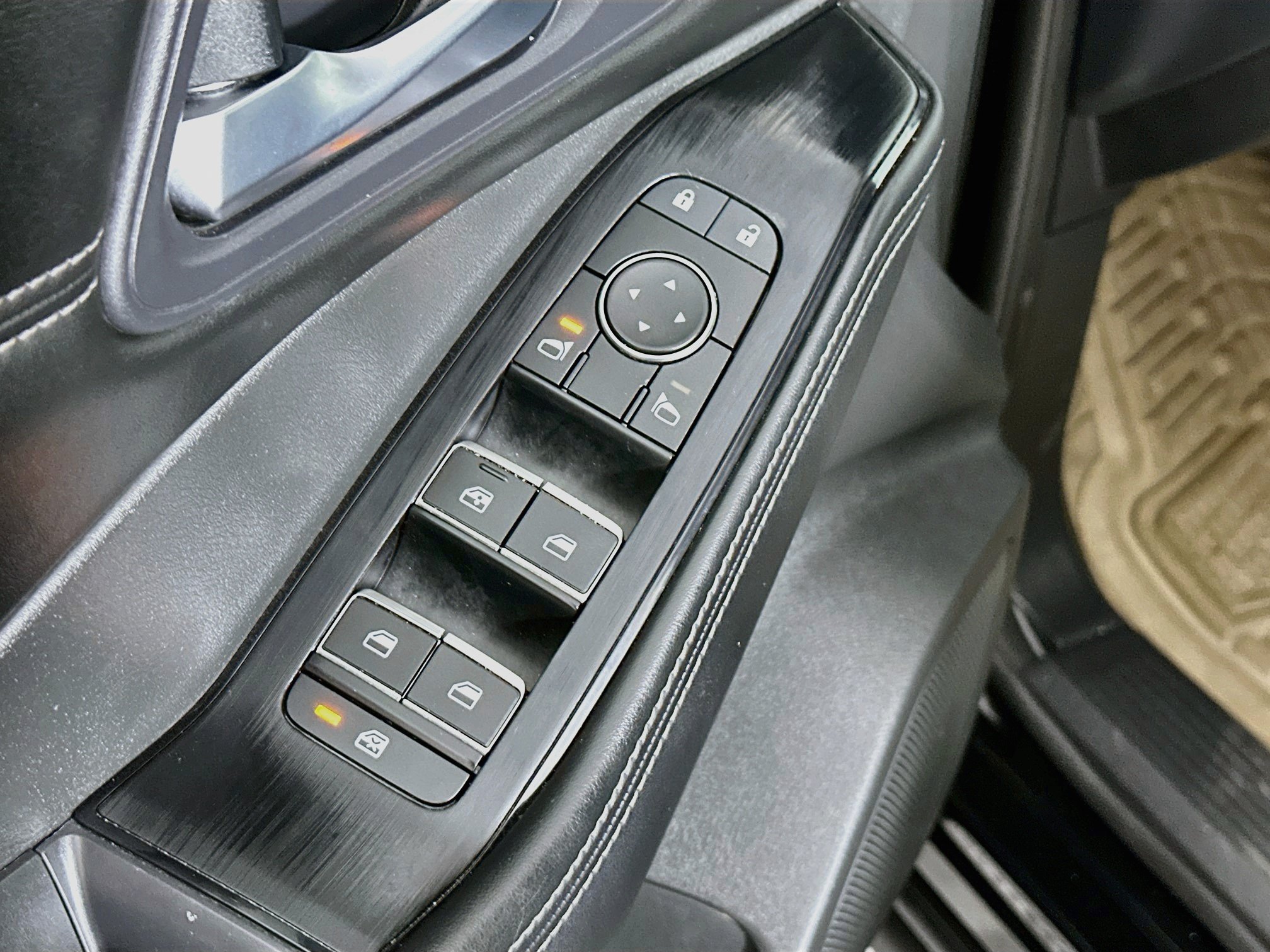 Used 2023 Nissan Rogue SL w/ SL Premium Package FWD image 15