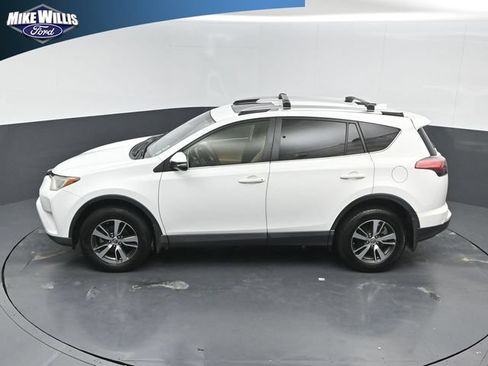 Used 2018 Toyota RAV4 XLE w/ Plus Extra Value Package FWD image 12