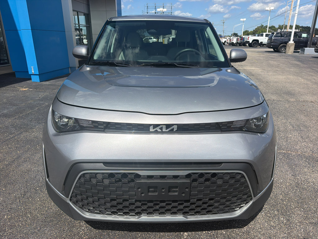 Used 2025 Kia Soul LX w/ LX Technology Package FWD image 3