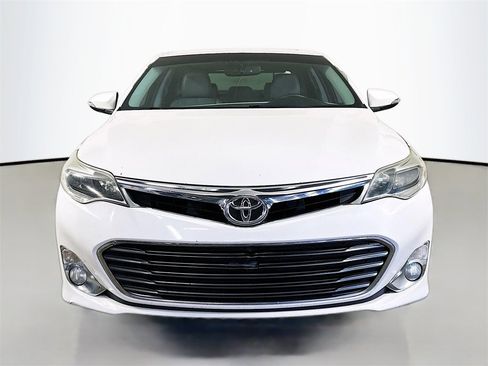 Used 2014 Toyota Avalon Limited image 2
