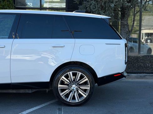 Used 2023 Land Rover Range Rover SE image 11