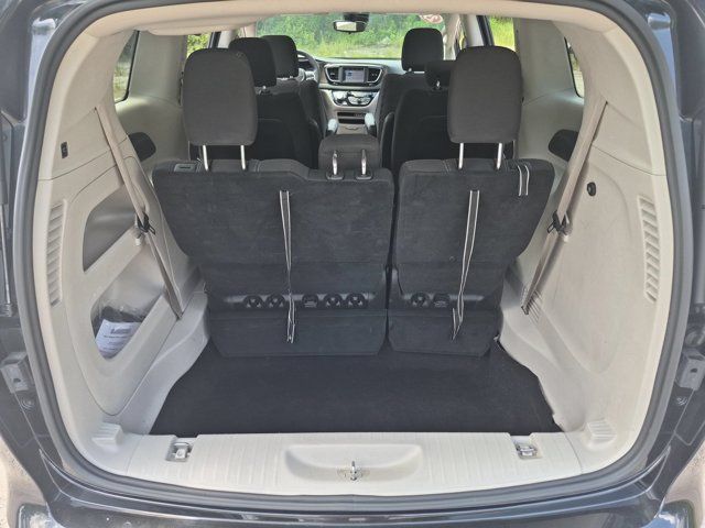 Used 2023 Chrysler Voyager LX FWD image 28
