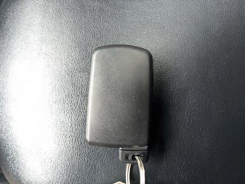 Used 2018 Toyota RAV4 Limited image 42