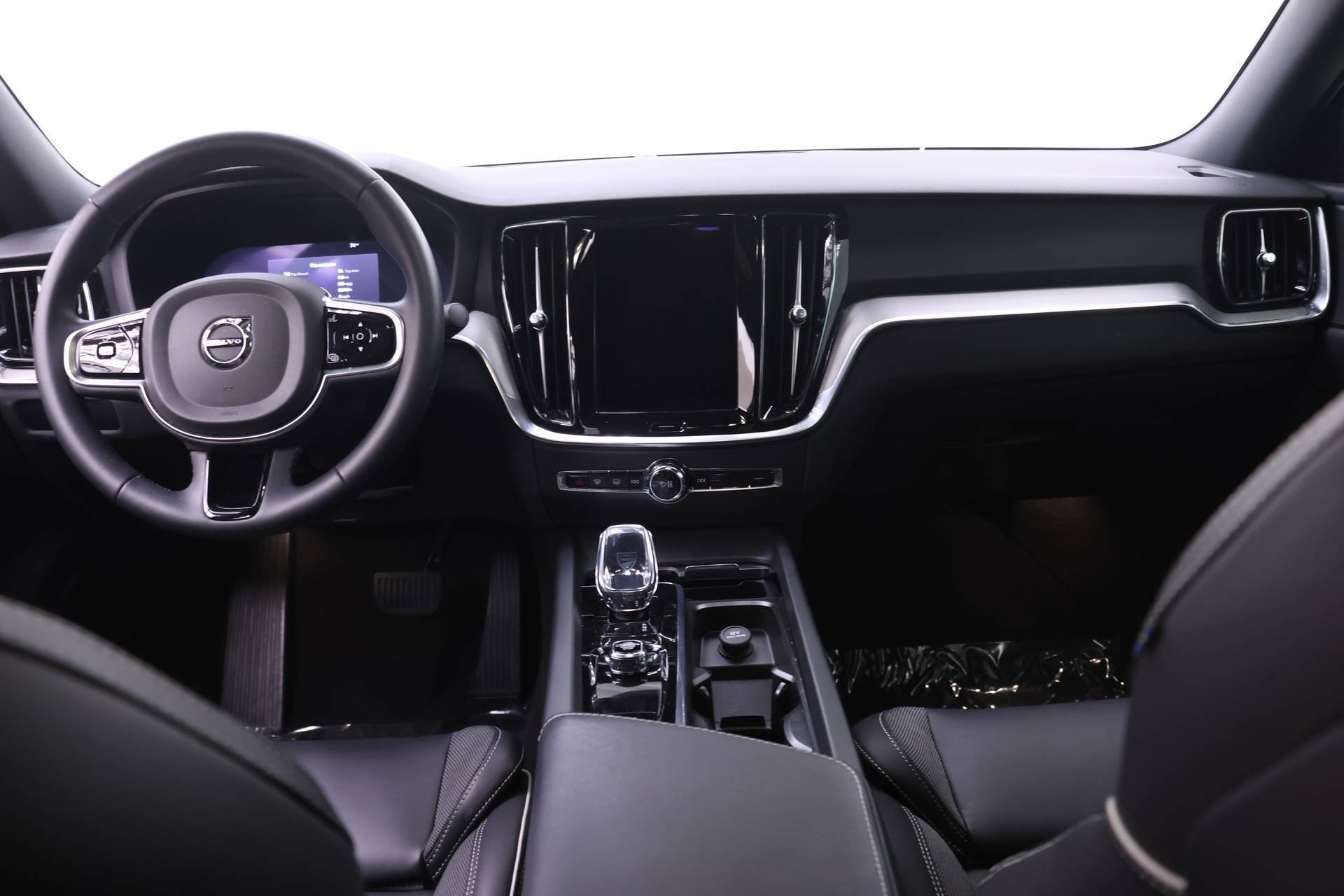 Used 2024 Volvo S60 B5 Plus FWD image 8